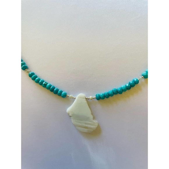 African Turquoise and White Agate 20” Necklace - Picture 3 of 6